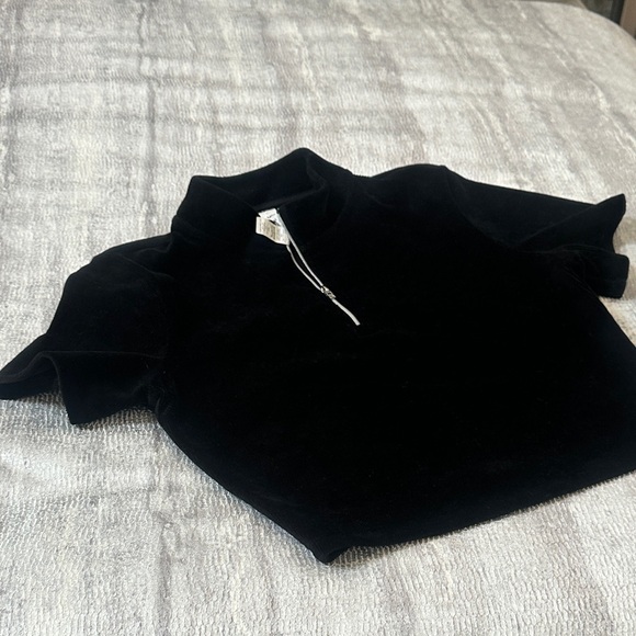 ALO Yoga Black Crop Top - Picture 6 of 6